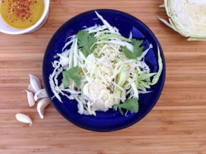 recept za klasičnu salatu od svježeg zelja (kupusa)