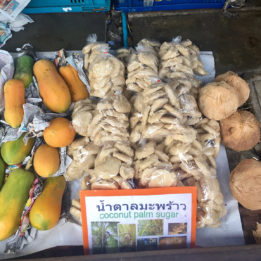 reportaža o tajlandskoj kolodvorskoj tržnici
