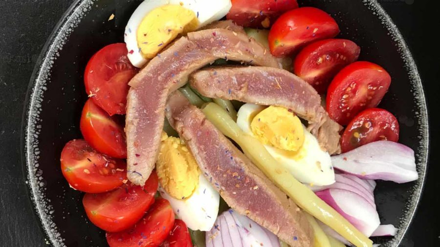 recept za salatu s odreskom tune, kratko mariniranim i zapečenim