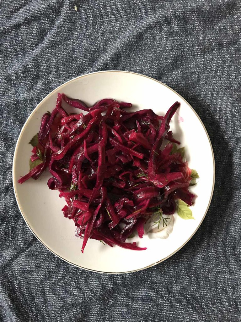 recept za salatu od crvenog zelja