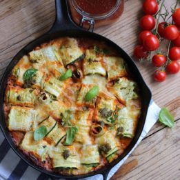 Recept za zarolane tikvice s domaćim umakom od rajčica
