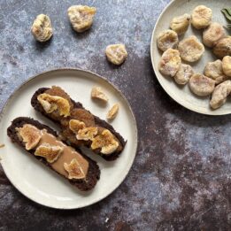 zdravi kruh s datuljama date bread bez šećera